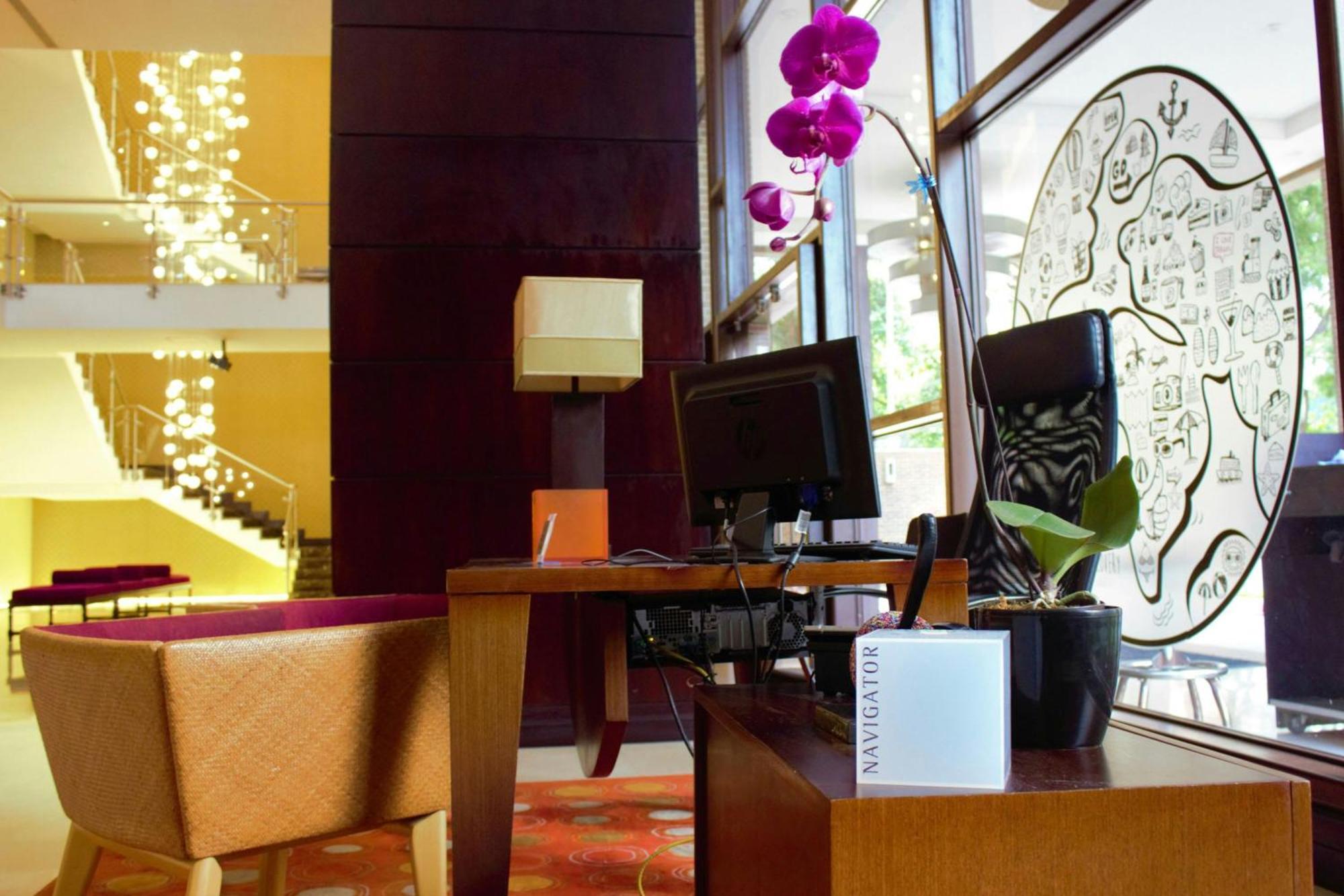 Renaissance Caracas La Castellana Hotel Exterior photo
